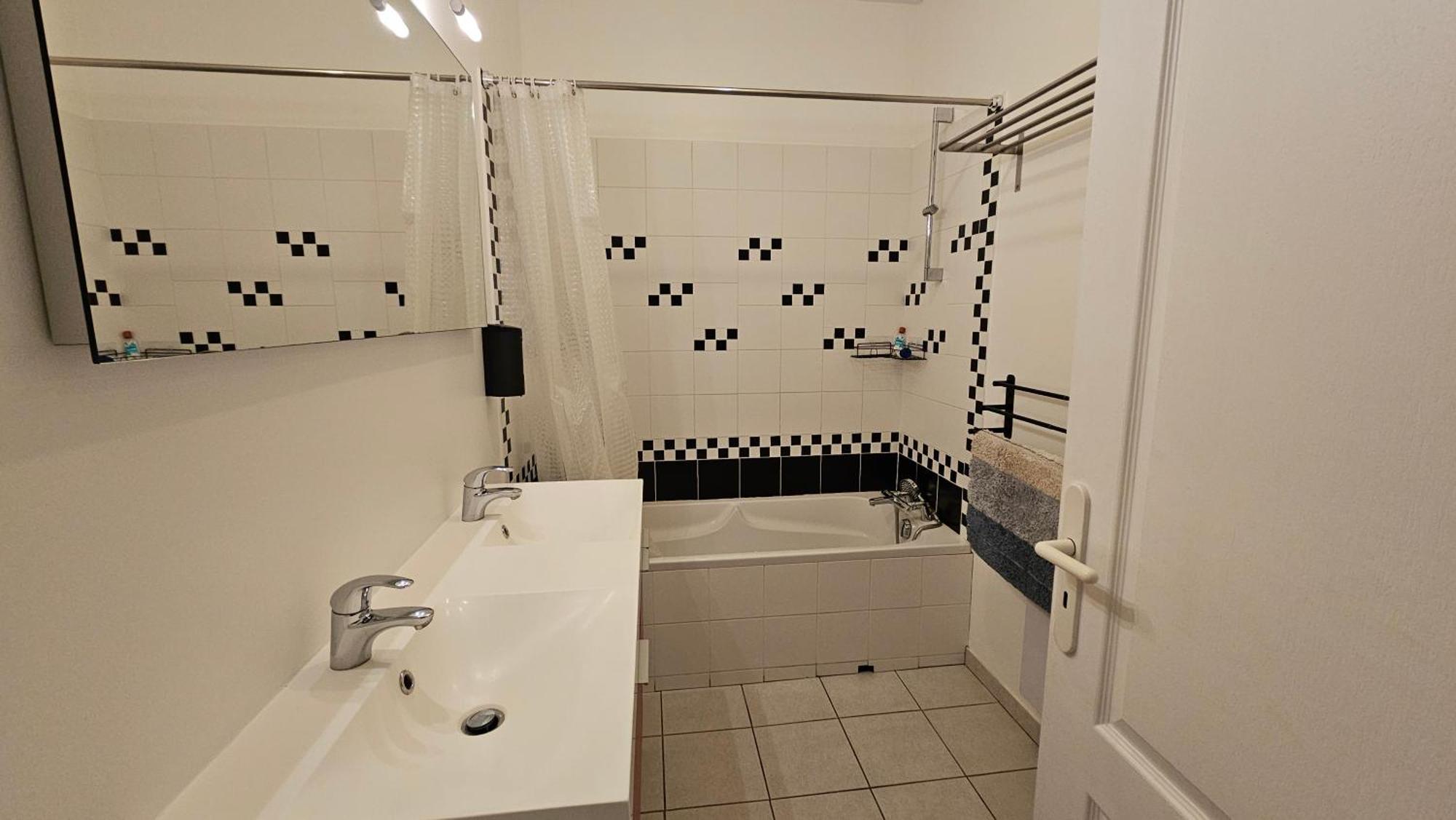 Bed To Rent - Maison Calme Avec Jacuzzi Sous Supplement 波尔多 外观 照片